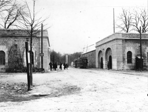 tramway SGTÉ au terminus du Cimetière Saint-Roch